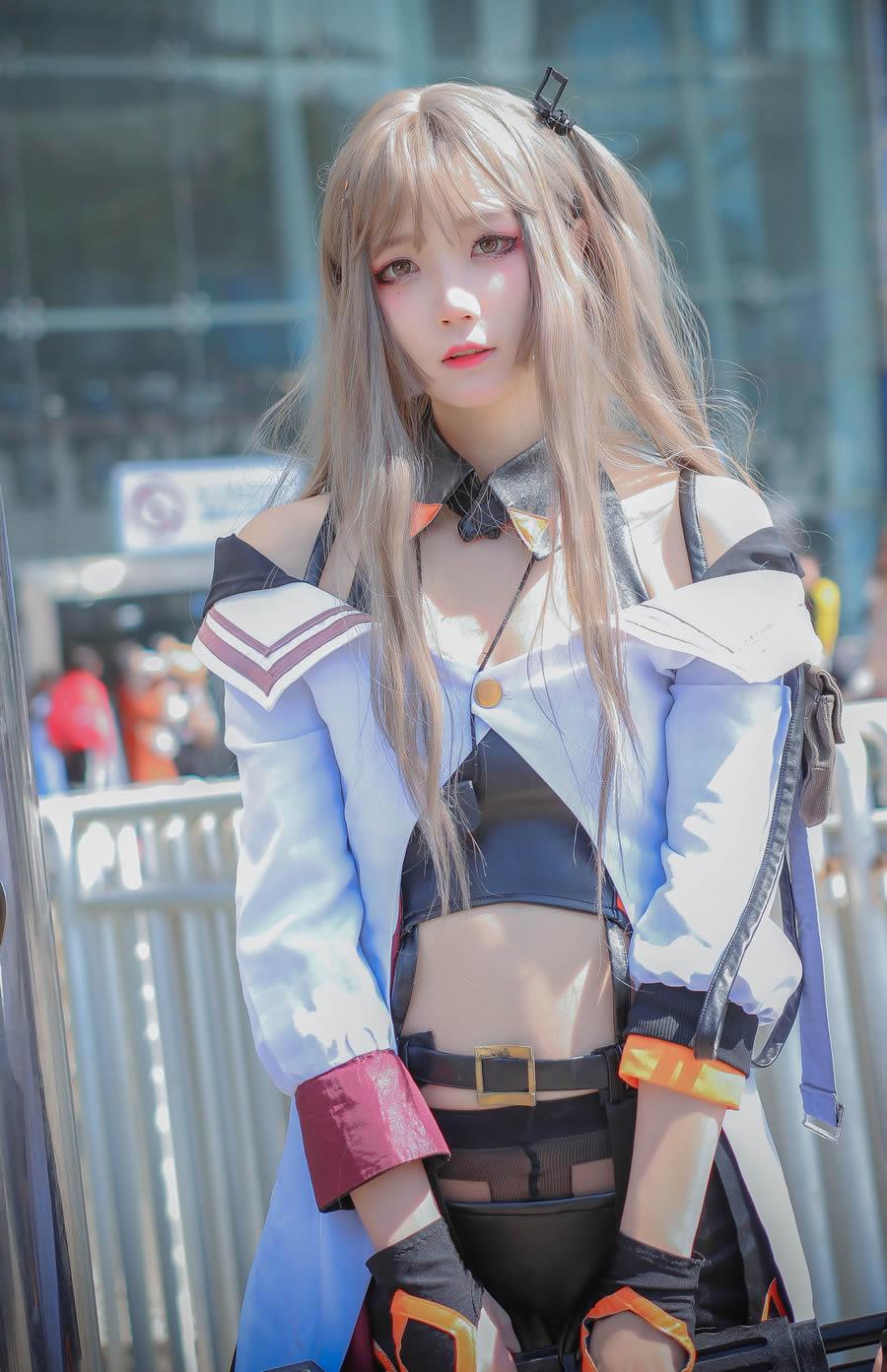五更百鬼猫娘甘雨COS写真解析:原神角色与猫娘元素融合 五更百鬼猫娘甘雨COS写真解析:原神角色与猫娘元素融合