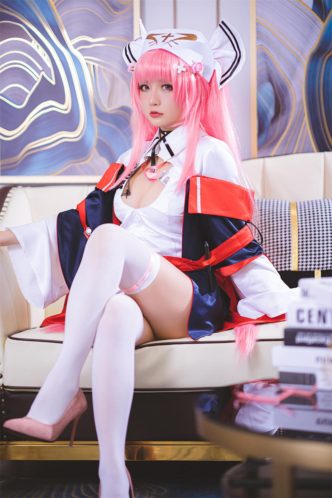 星之迟迟英仙座护士COS写真解析:未来感护士造型与次元守护者氛围 星之迟迟英仙座护士COS写真解析:未来感护士造型与次元守护者氛围