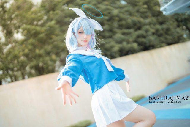 樱岛嗷一阿洛娜COS解析:蓝色梦幻感与水手服少女气质 樱岛嗷一阿洛娜COS解析:蓝色梦幻感与水手服少女气质
