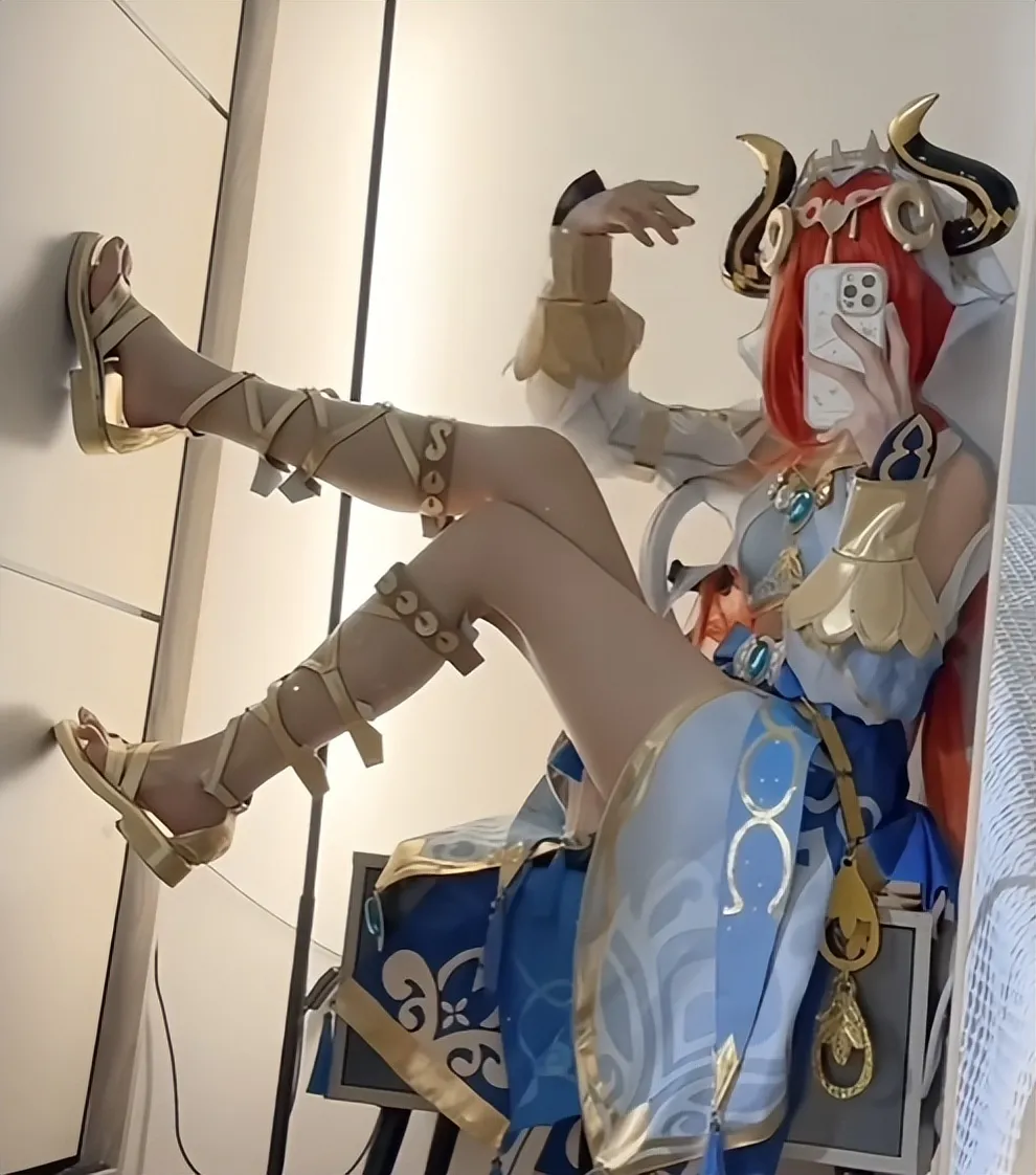 原神妮露COS写真合集解析:舞者气质与二次元角色魅力 原神妮露COS写真合集解析:舞者气质与二次元角色魅力