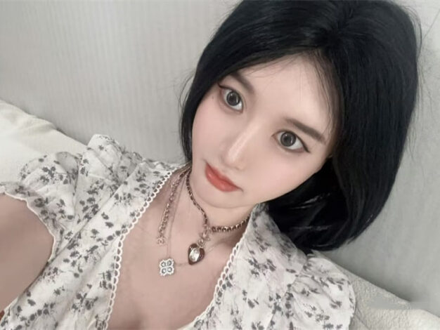 阿尔卑香小狗子资料整理：微博认证颜值博主与COS写真风格